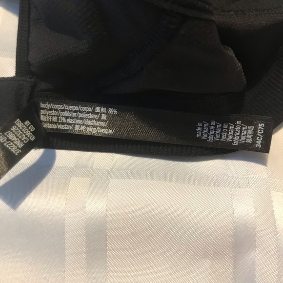 NWOT Victoria’s Secret sports bra - Picture 7 of 8